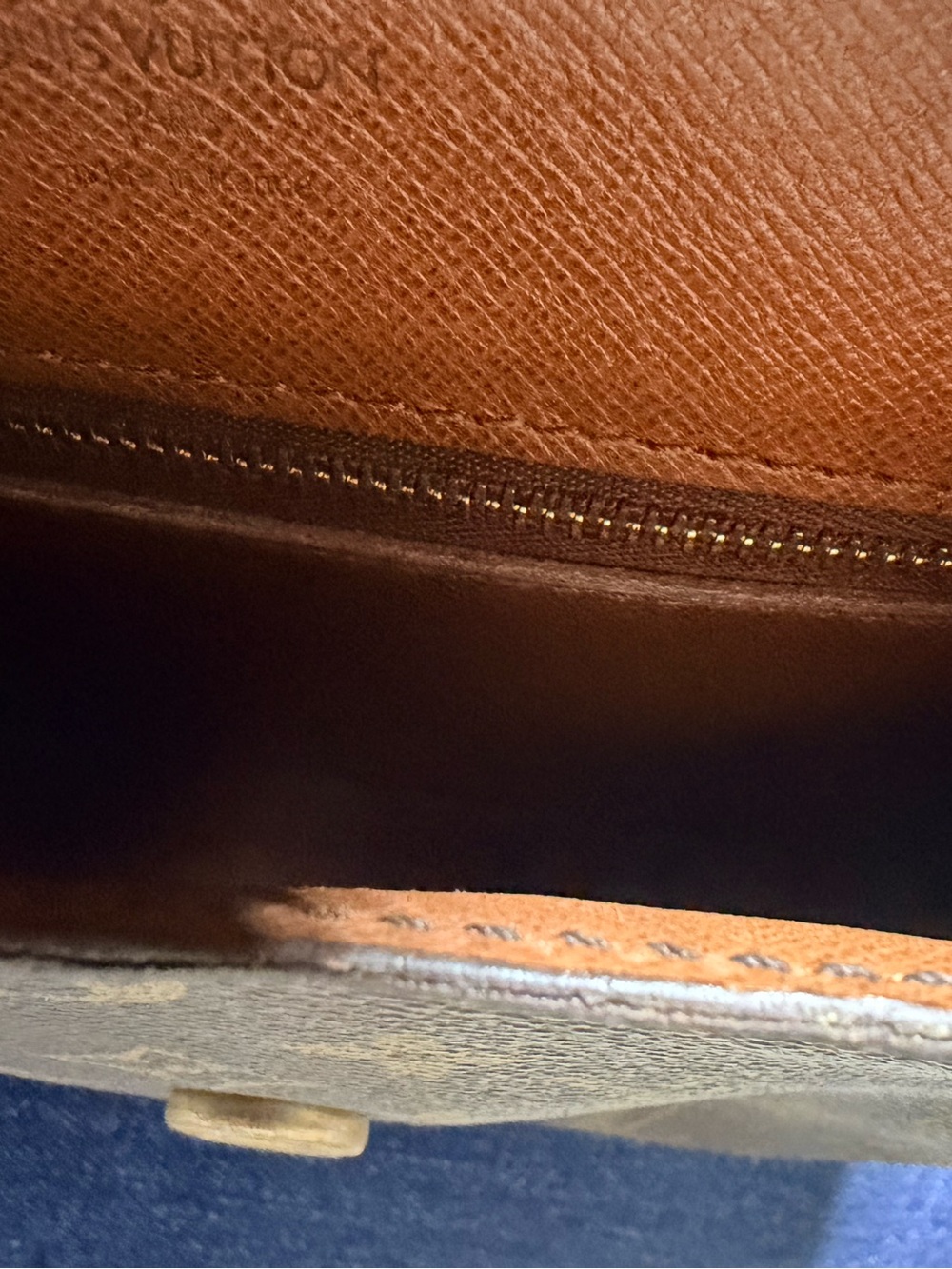Louis Vuitton St. Cloud MM - Picture 11 of 12
